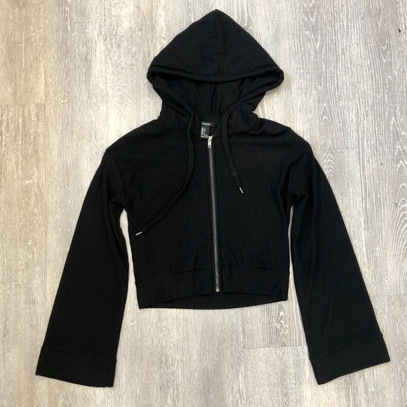 Forever 21 Sweaters - Forever 21 crop hoodie